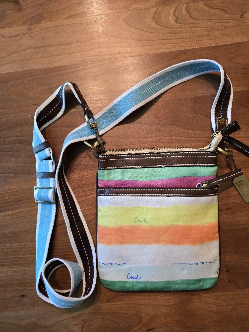 NWOT Vintage Coach Hampton Watercolor Stripe Crossbody Swingpack - Picture 2 of 10